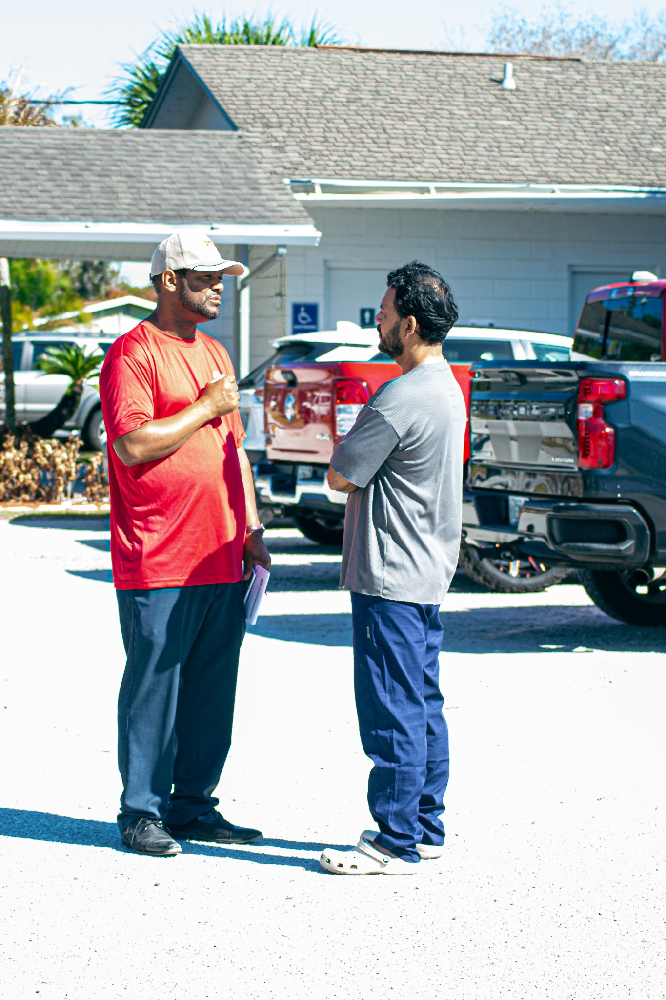 Nuestro equipo conversando y compartiendo el evangelio en Orlando